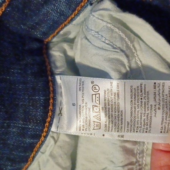 OLD NAVY, WOMENS SIZE 6, CURVY SKINNY JEANS. - Picture 10 of 10